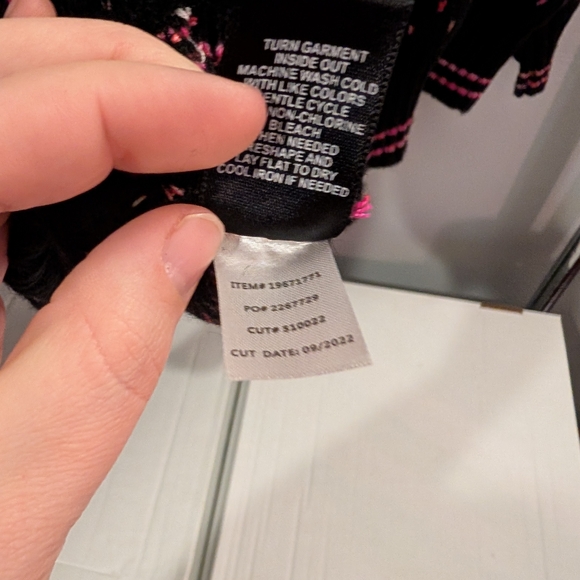 NWT Torrid Pink Hearts Cardigan Drop Shoulder V-Neck Button Front Sweater Size 2 - Picture 13 of 13